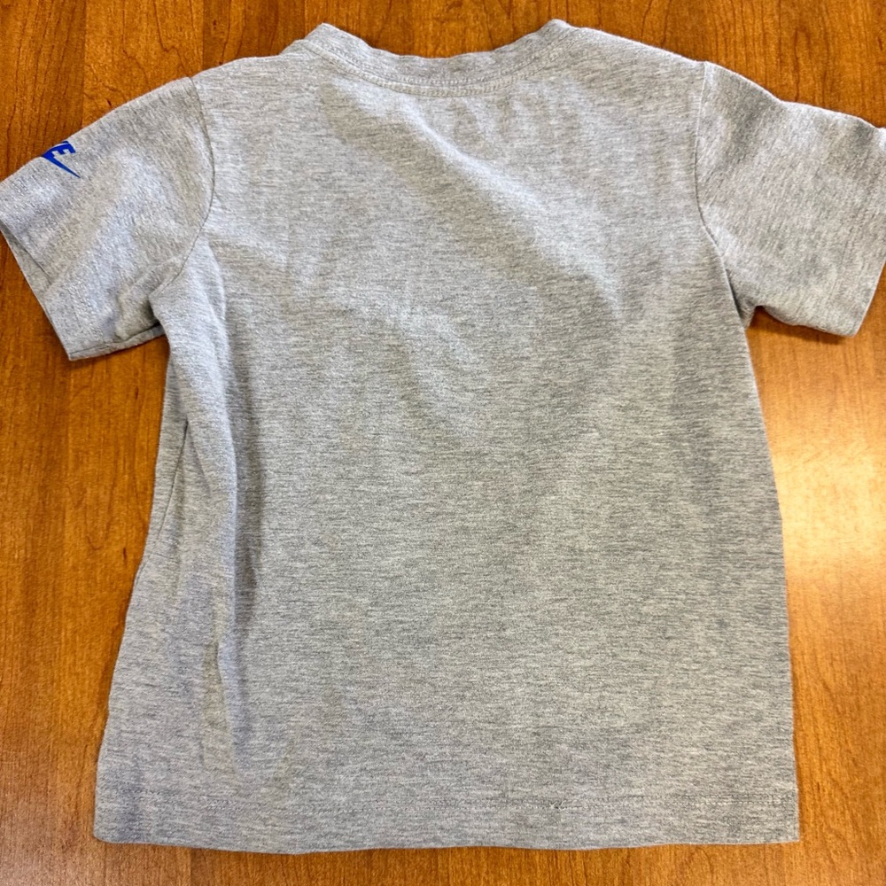 Nike Just Do It T-Shirt Youth 5–6 Years Gray Graphic Logo Short Sleeve Tee - Picture 6 of 6